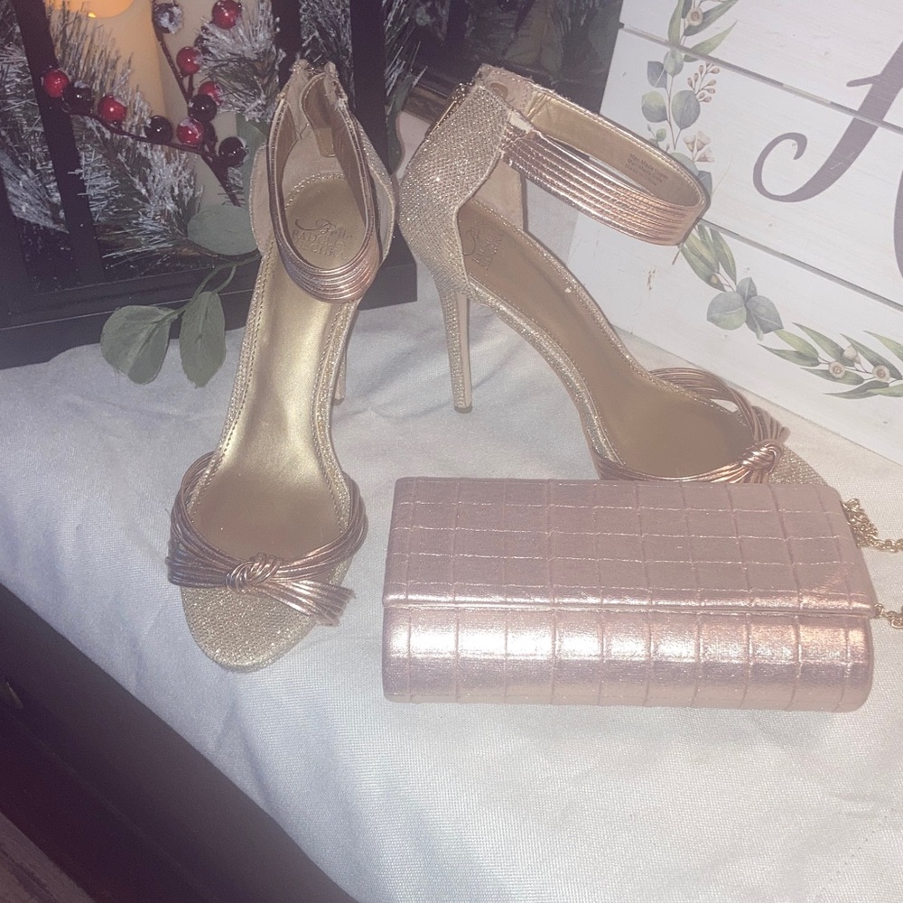 Badgley Mischa Belle ROSE GOLD Elegant Gold Stiletto HeelsWith Evening Bag!